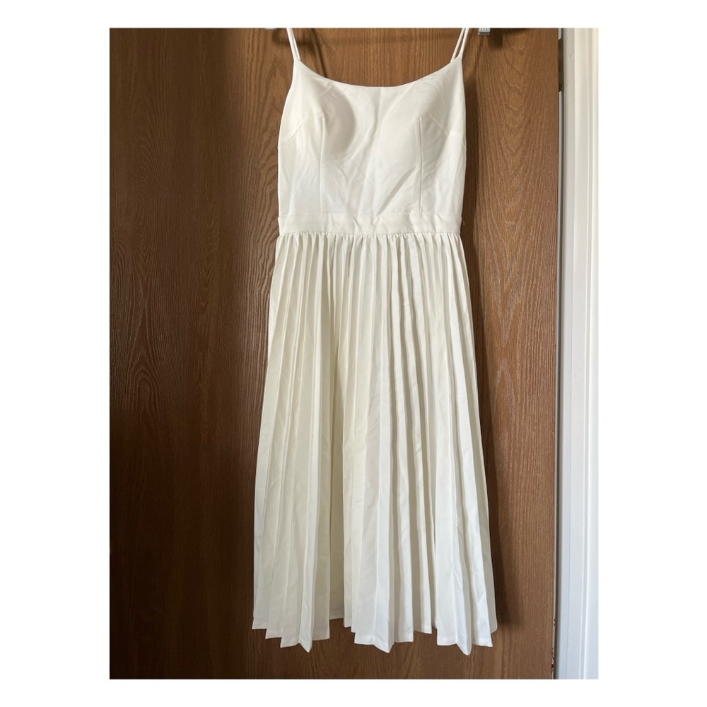 Elegant White Strapless Dress